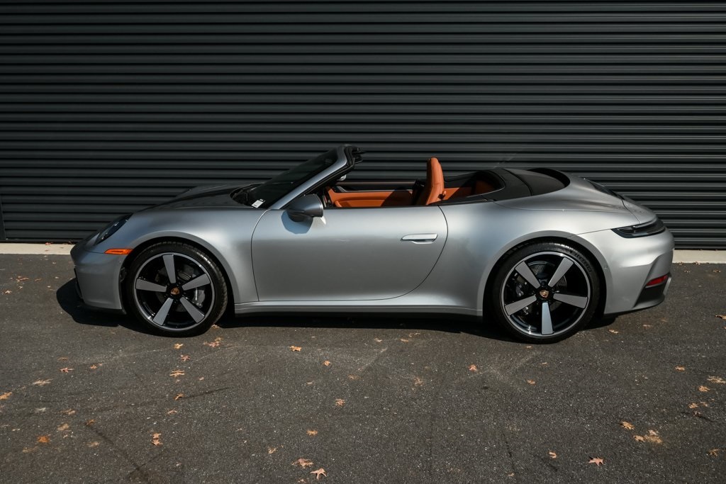 2025 Porsche 911 Cabriolet photo 2