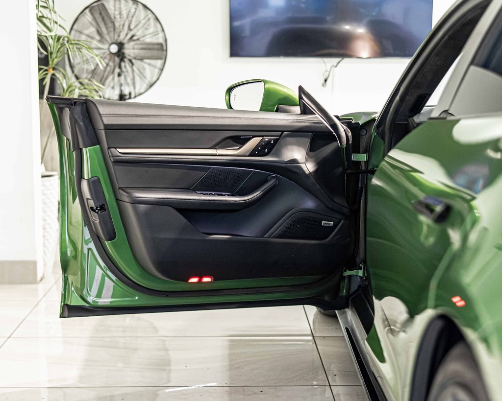 2023 PORSCHE TAYCAN - Image 31