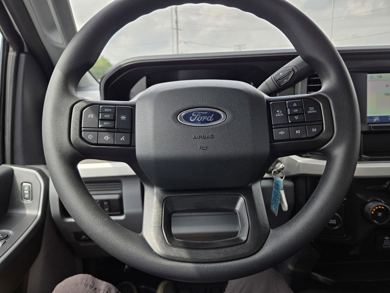 2025 Ford F-600 photo 11