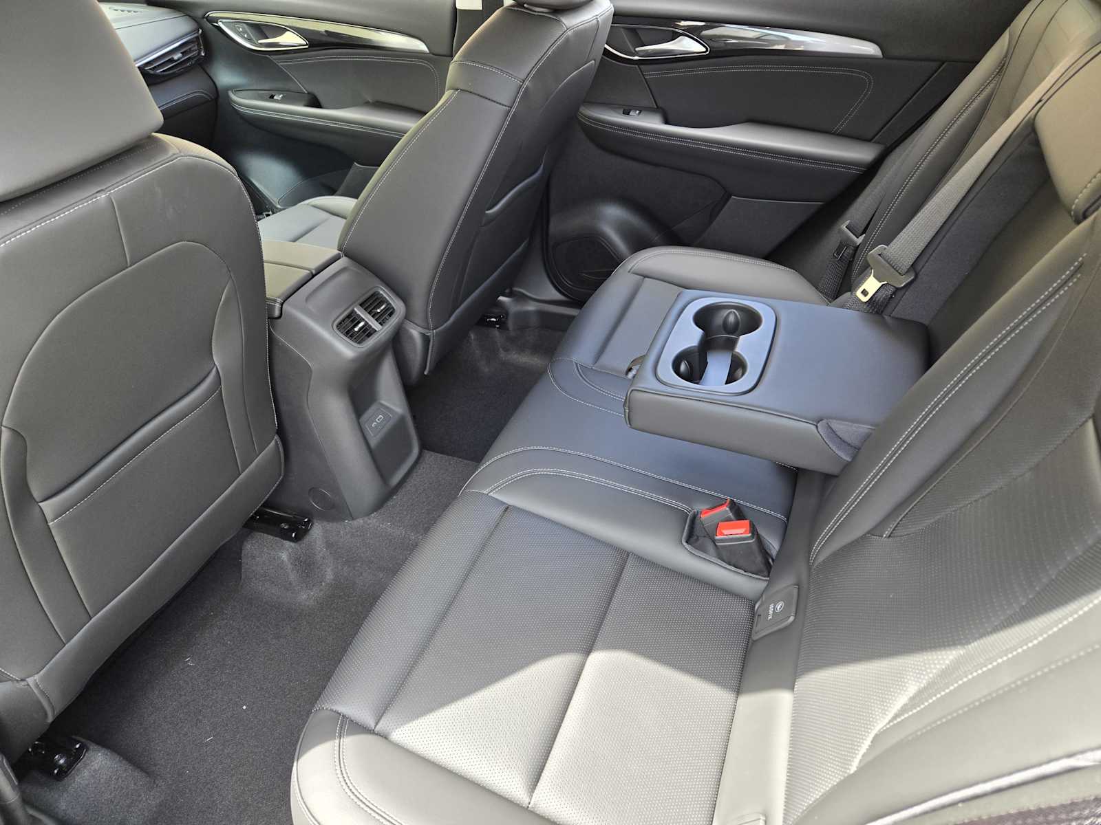 2025 Buick Envision Preferred photo 18