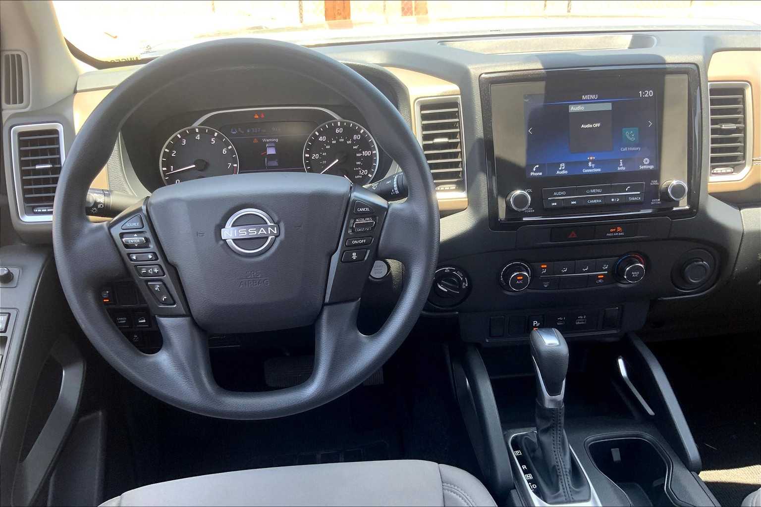 2022 Nissan Frontier SV Crew Cab photo 4