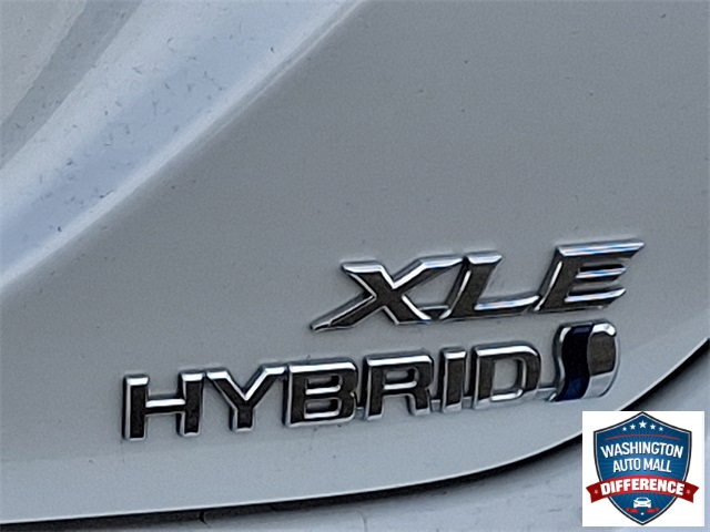 2018 Toyota Camry Hybrid XLE photo 27