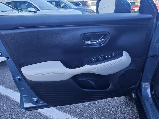 2025 Honda HR-V LX photo 14