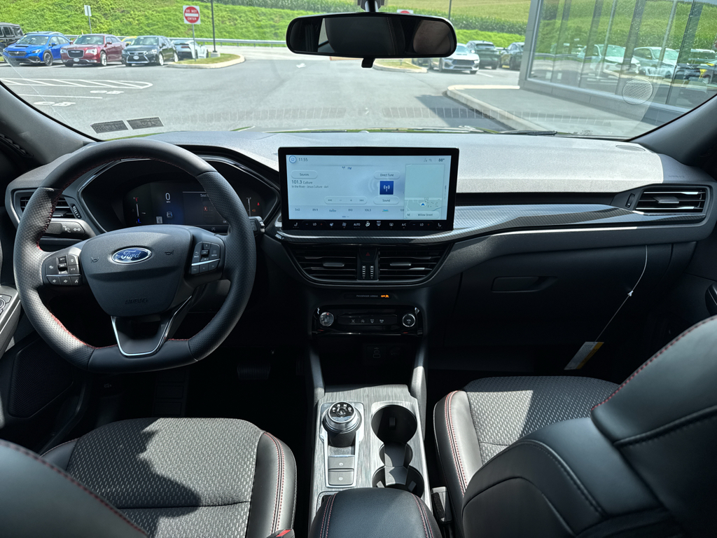2025 Ford Escape ST-Line photo 4