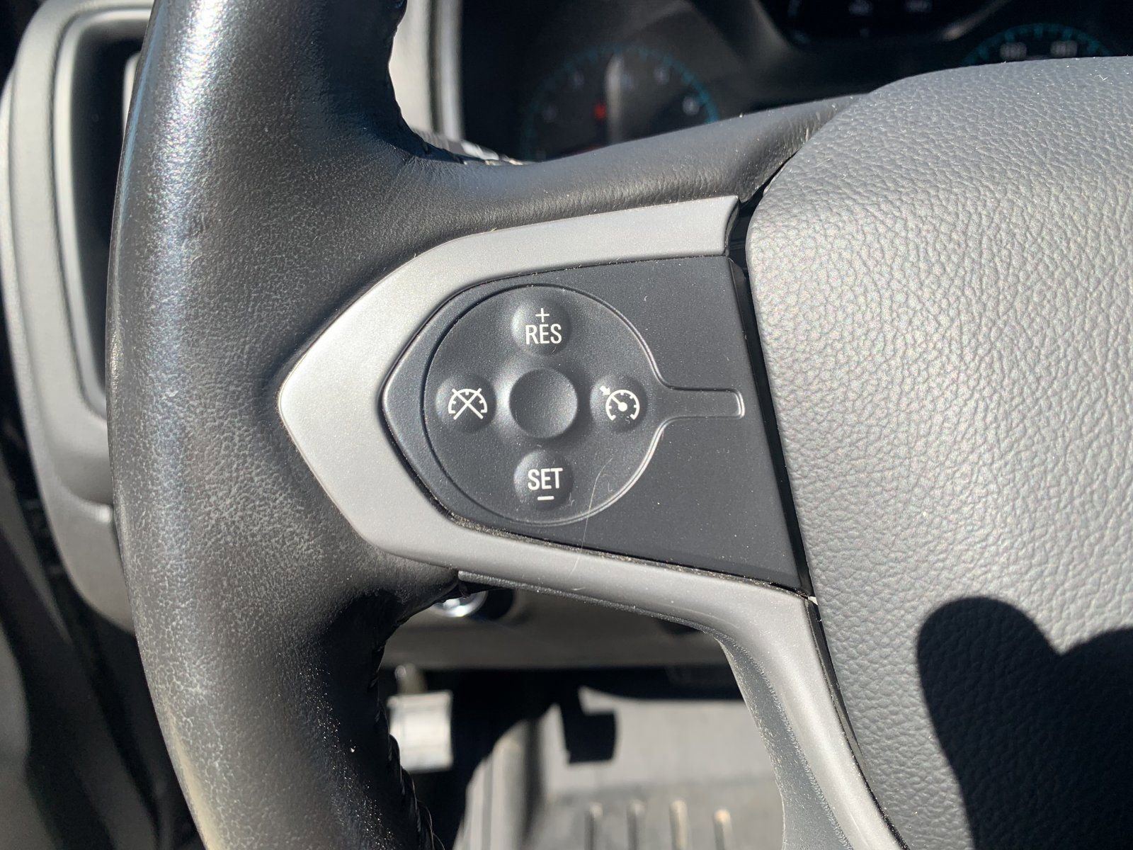 2022 Chevrolet Colorado LT photo 23