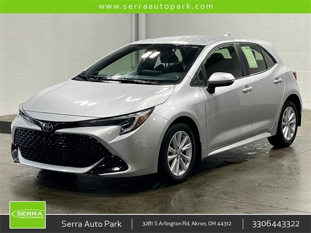 2024 Toyota Corolla Hatchback SE's photo