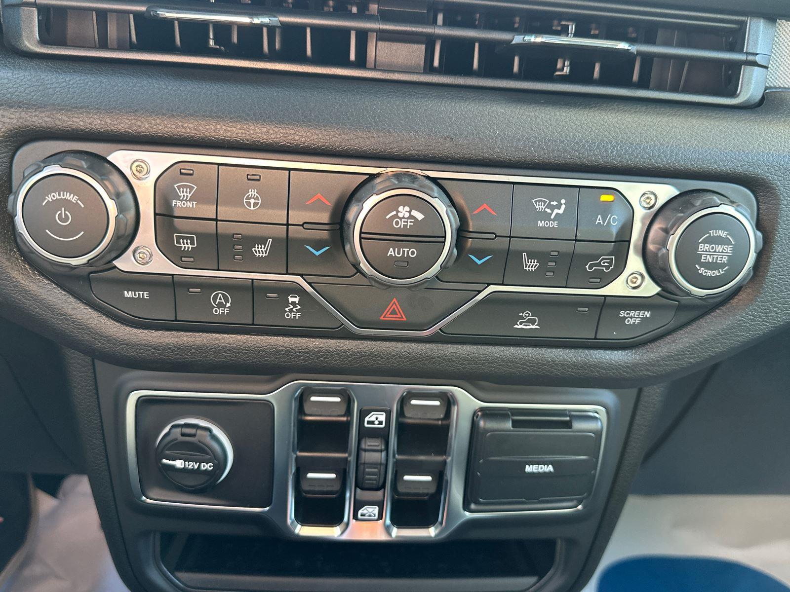2025 Jeep Gladiator Sport S photo 20