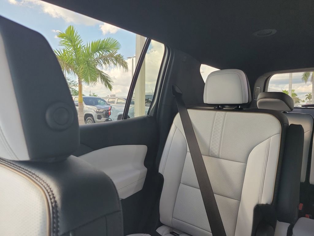 2026 Chevrolet Traverse High Country photo 11