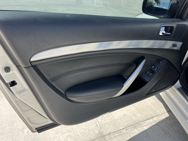 2015 Infiniti Q60 S photo 12