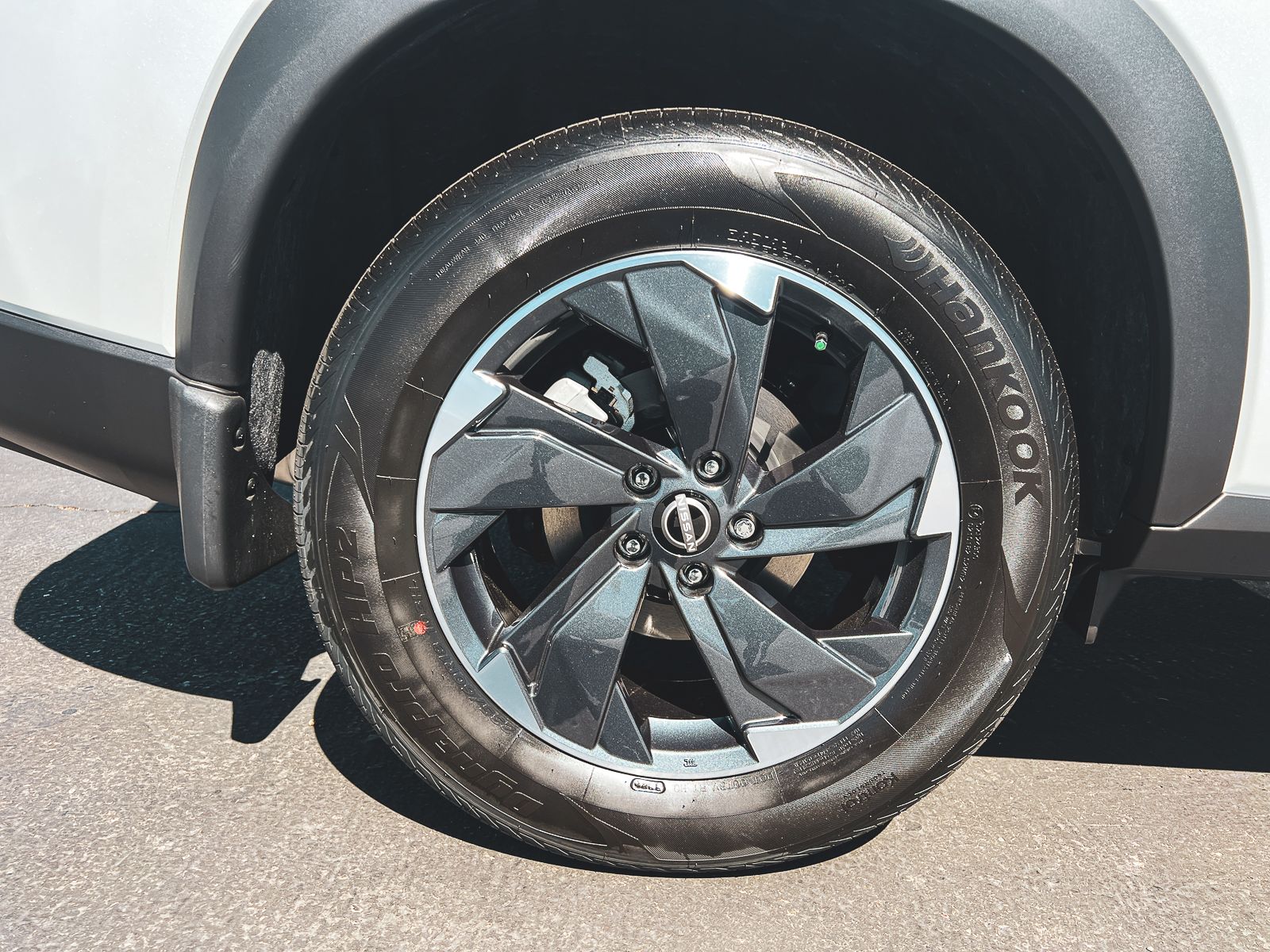 2026 Nissan Rogue SV photo 4