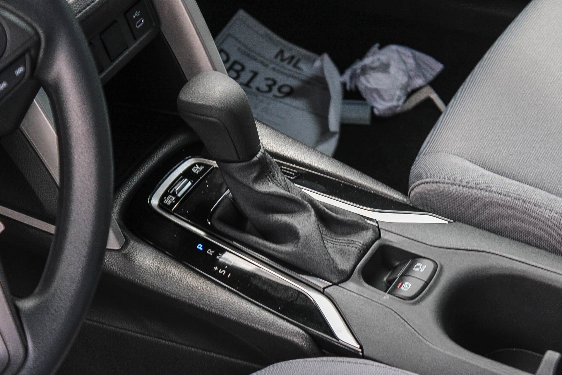 2025 Toyota Corolla Hybrid S photo 18