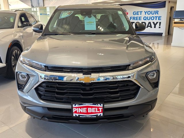 2026 Chevrolet Trailblazer LS photo 2
