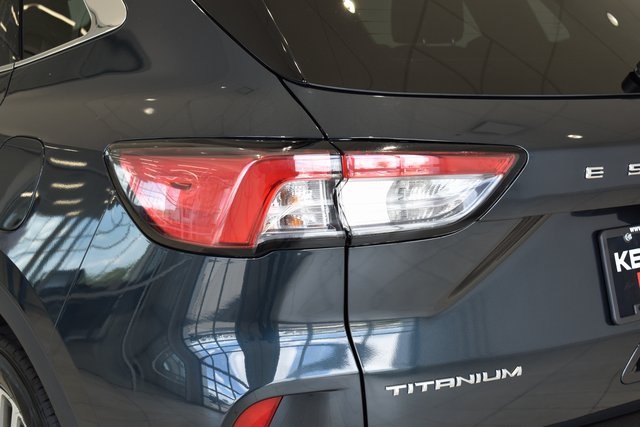 2022 Ford Escape Titanium photo 7