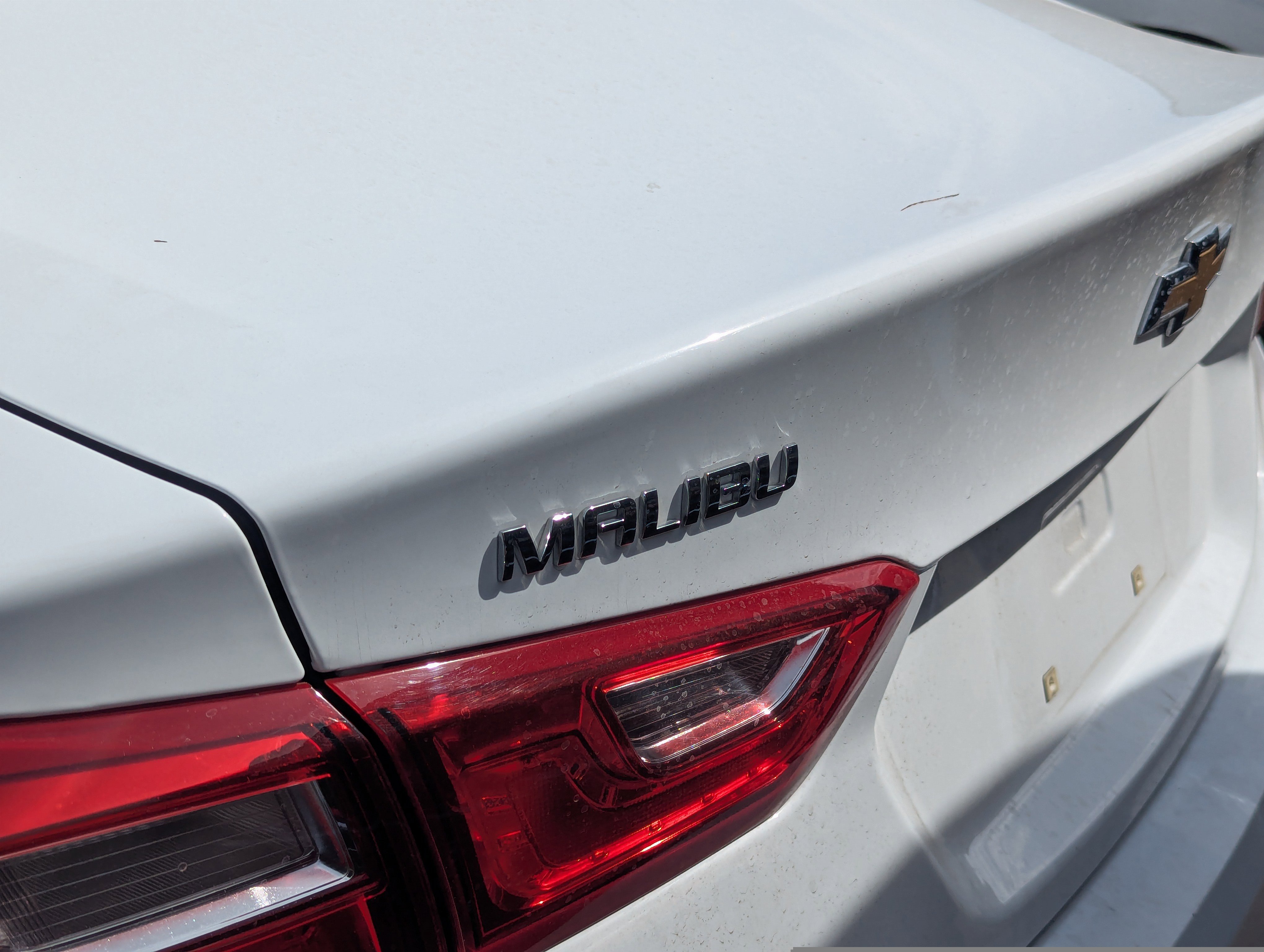 2019 Chevrolet Malibu LS photo 3