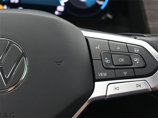 2025 Volkswagen Atlas SEL photo 2