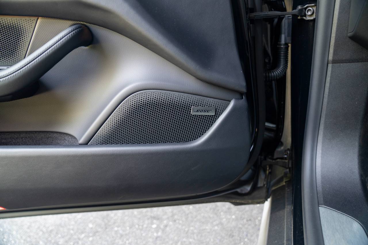 2025 Porsche Taycan 4 photo 26