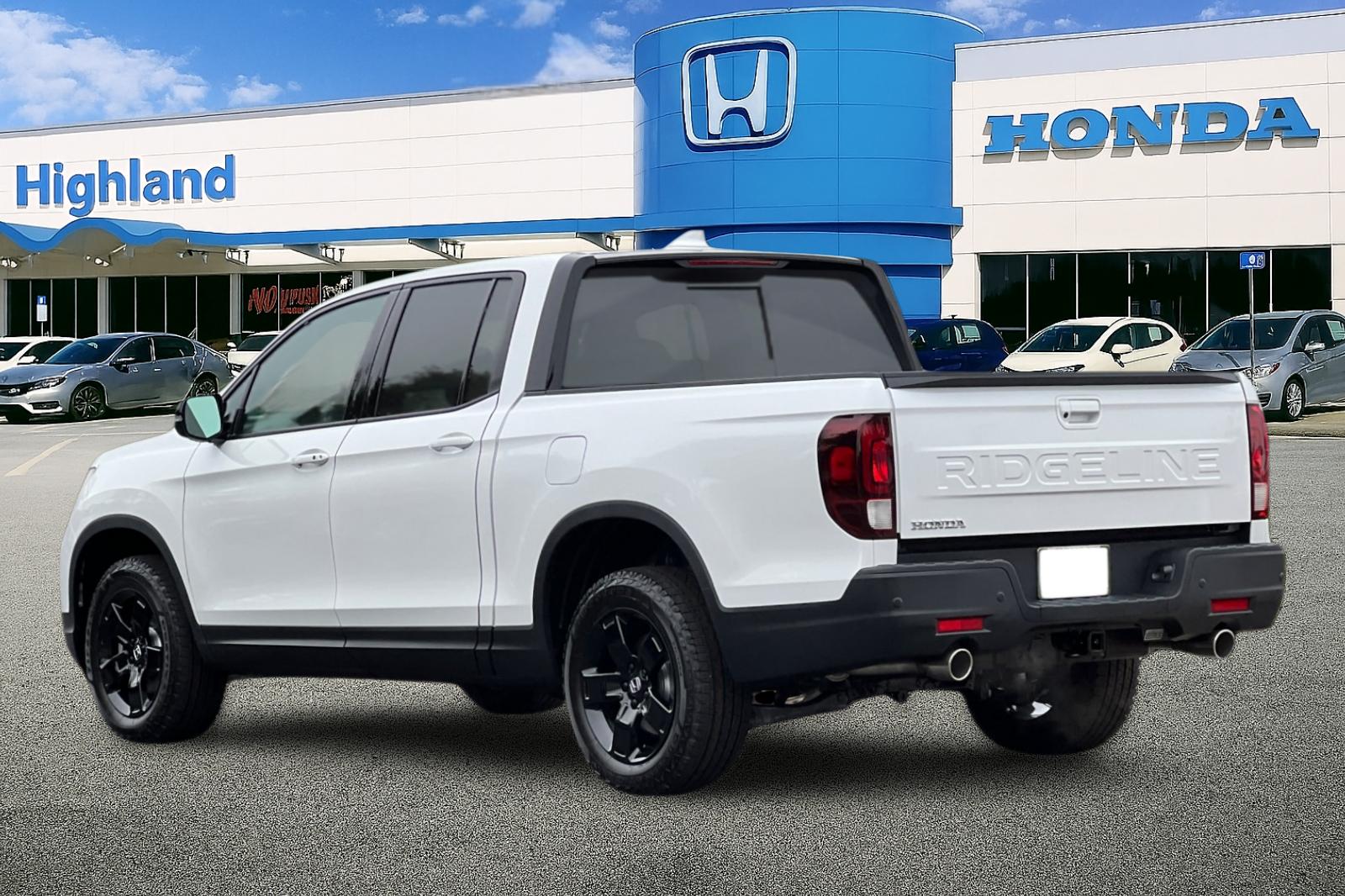 2025 Honda Ridgeline Black Edition photo 3