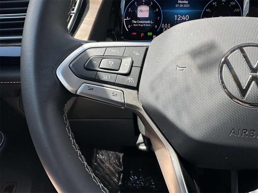 2024 Volkswagen Atlas SE Technology photo 11