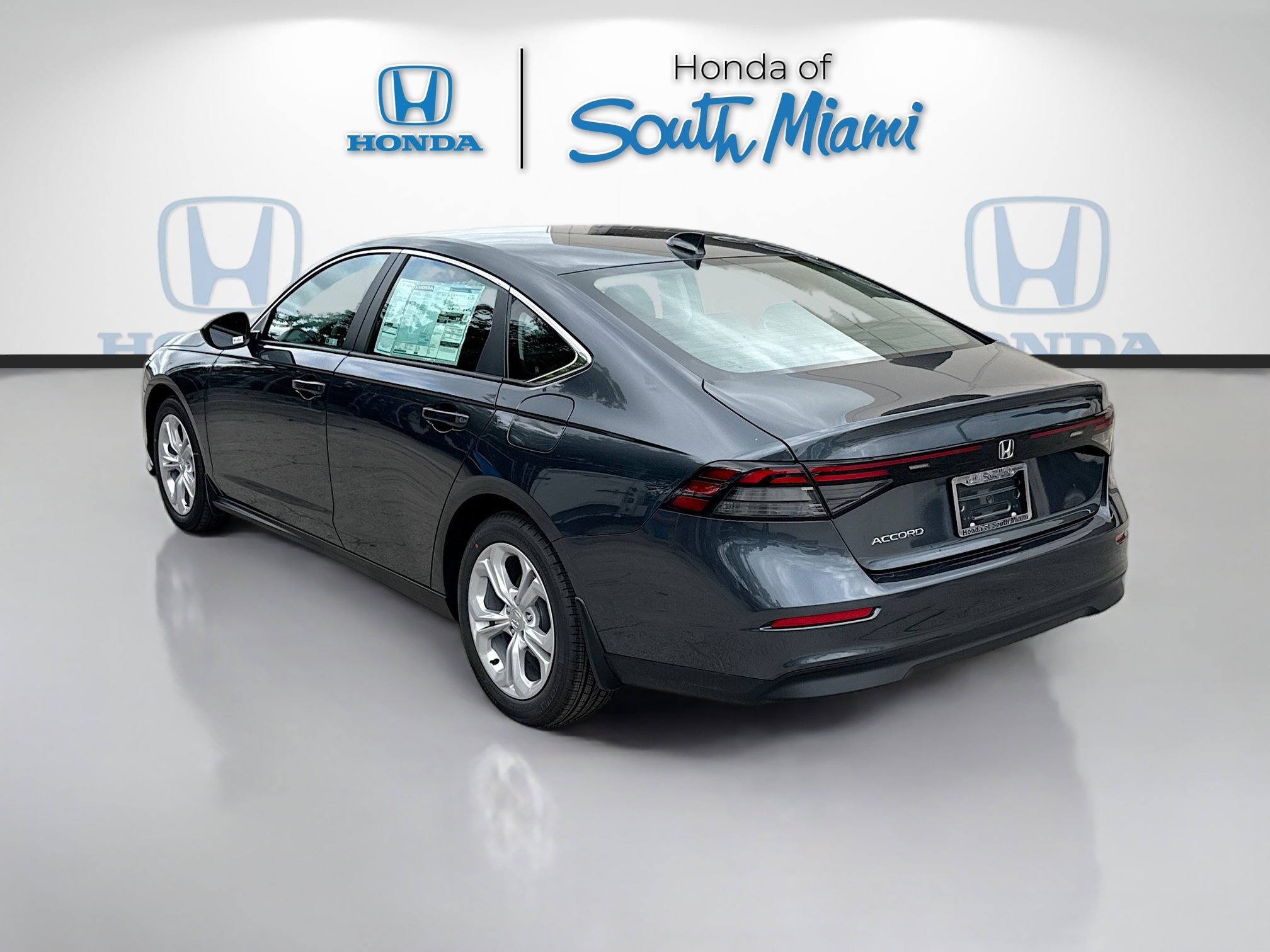 2025 Honda Accord LX photo 4