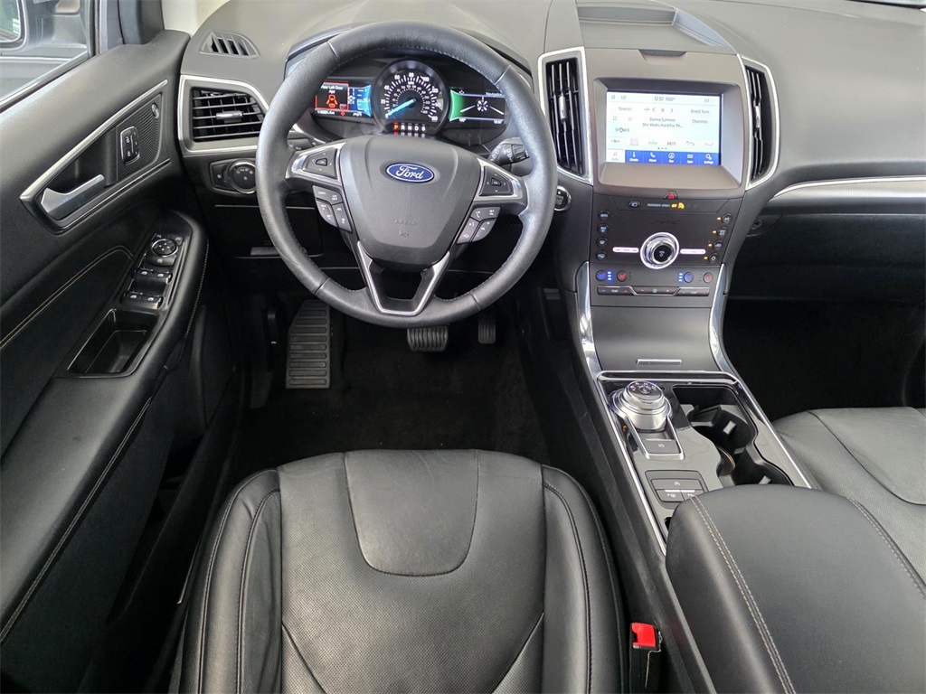 2020 Ford Edge Titanium photo 14