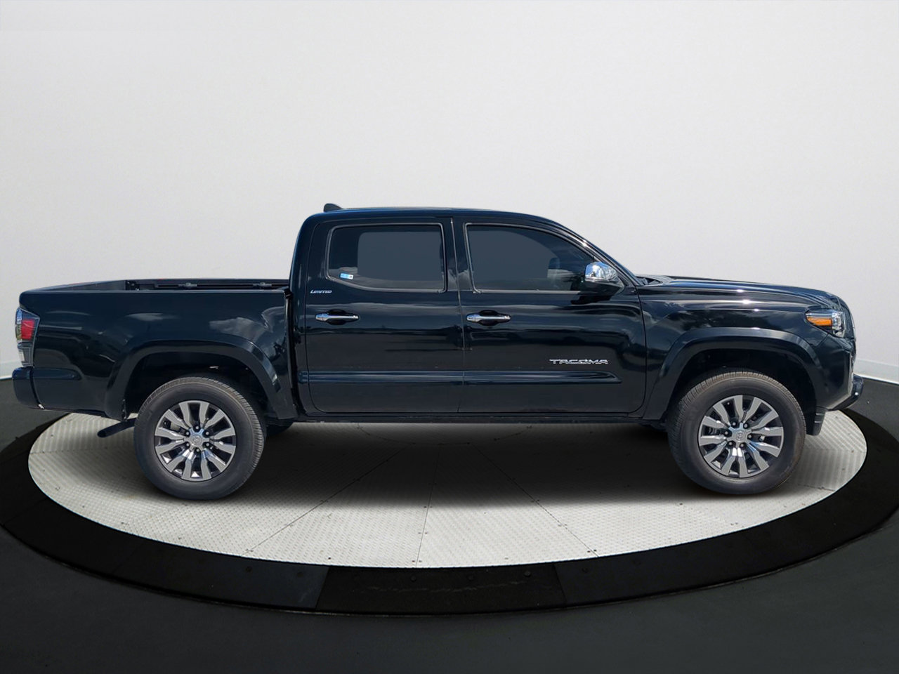 2023 Toyota Tacoma Limited photo 3