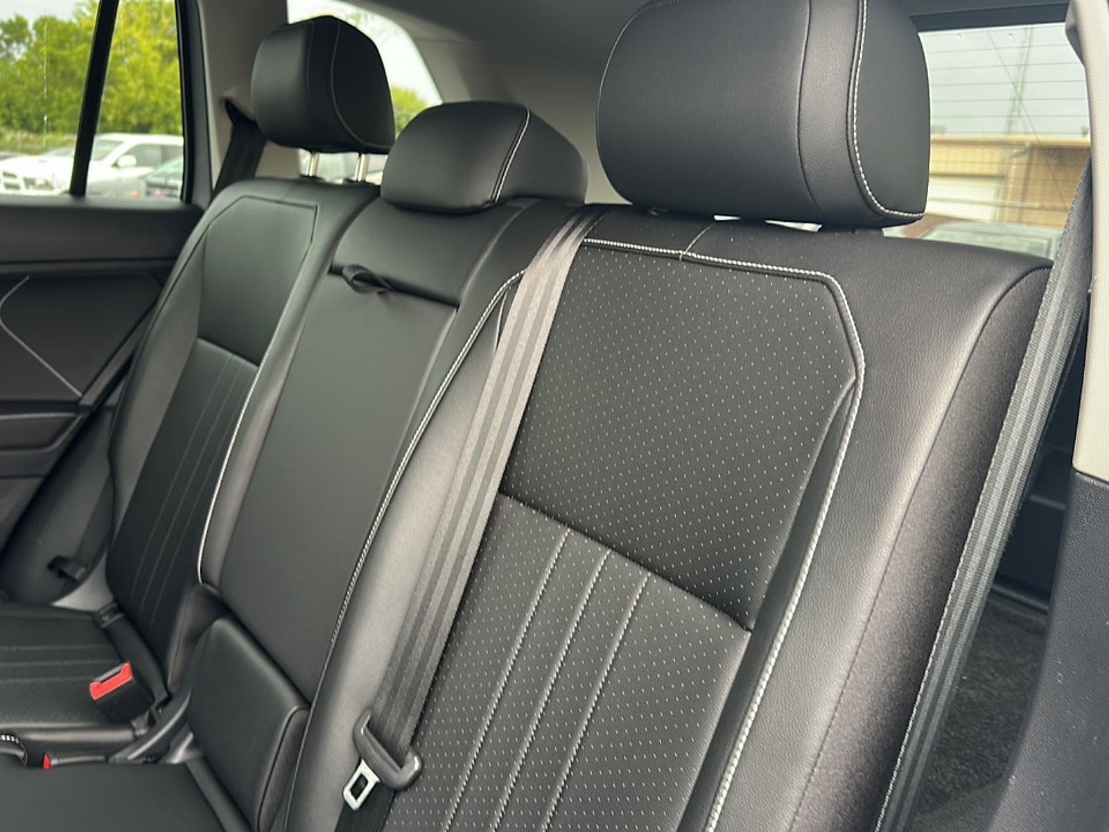 2024 Volkswagen Tiguan SE Wolfsburg Edition photo 8