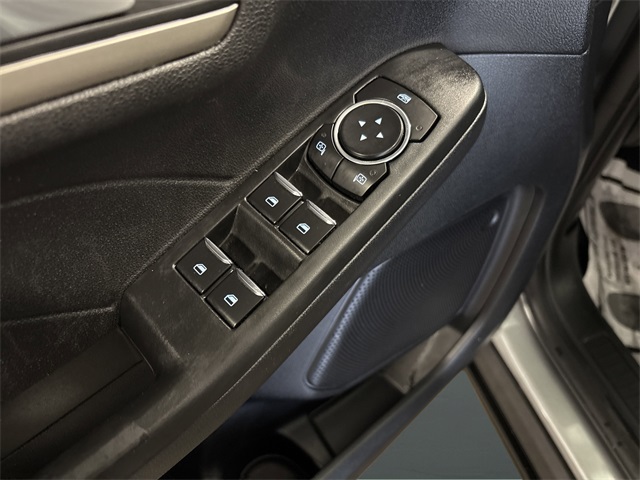 2022 Ford Escape SEL photo 24