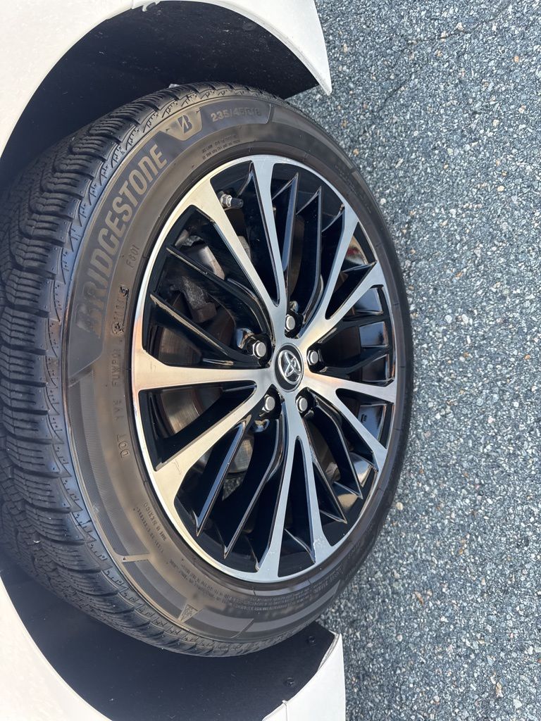 2019 Toyota Camry SE photo 31
