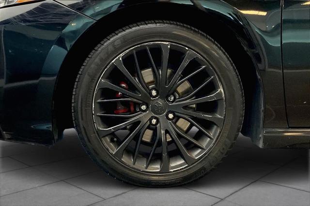 2020 Toyota Camry SE photo 8