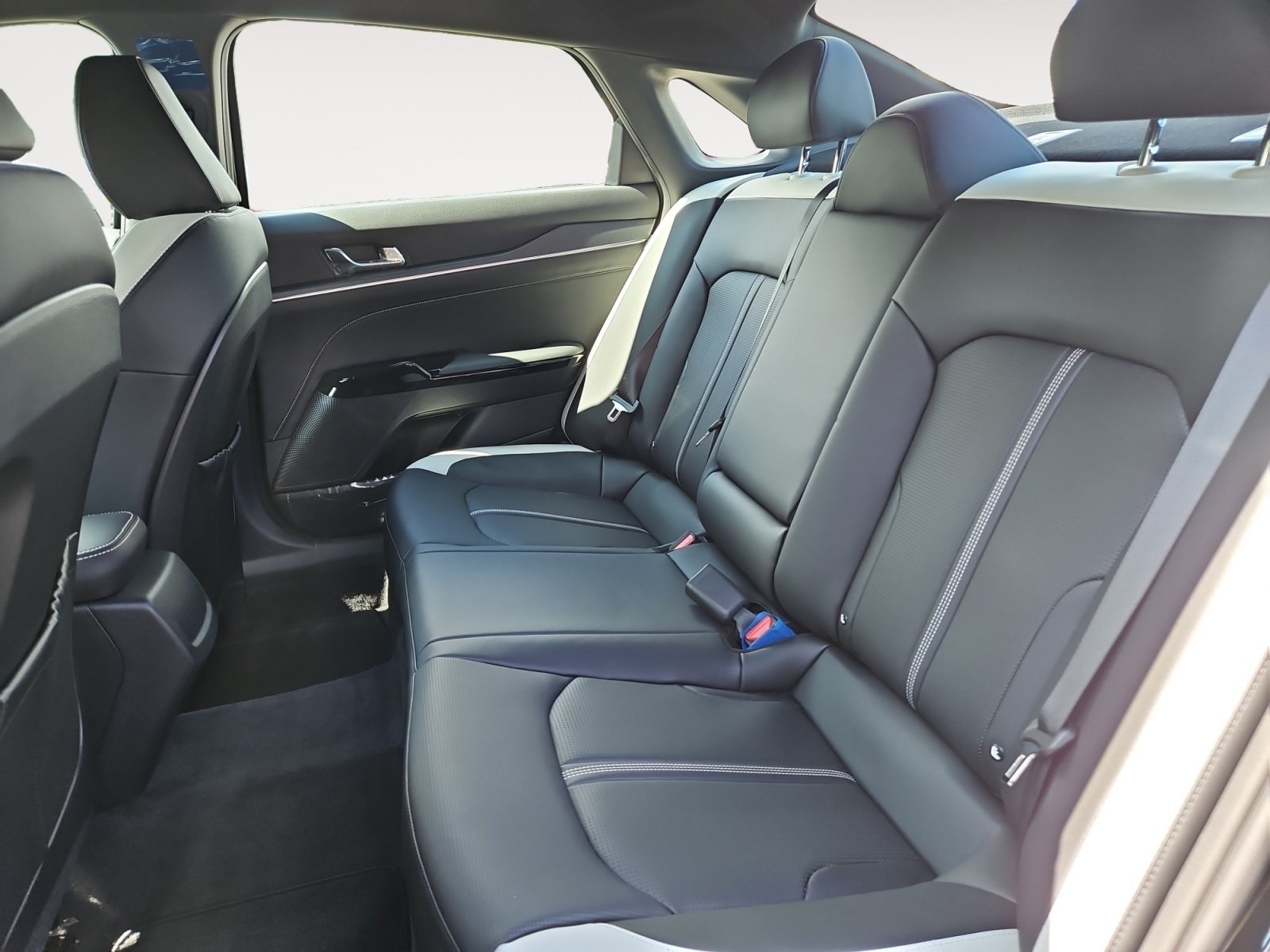New 2025 Kia K5 GTLine 4D Sedan in Williamsburg 5K101 Williamsburg Kia