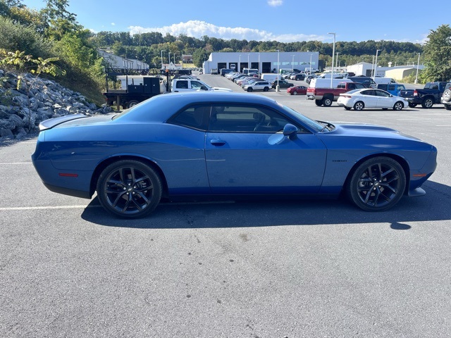 2022 Dodge Challenger R/T photo 8