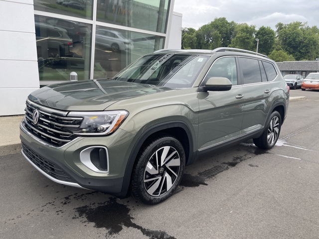 2025 Volkswagen Atlas SEL photo 3