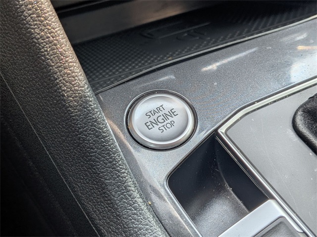2020 Volkswagen Tiguan SE photo 13