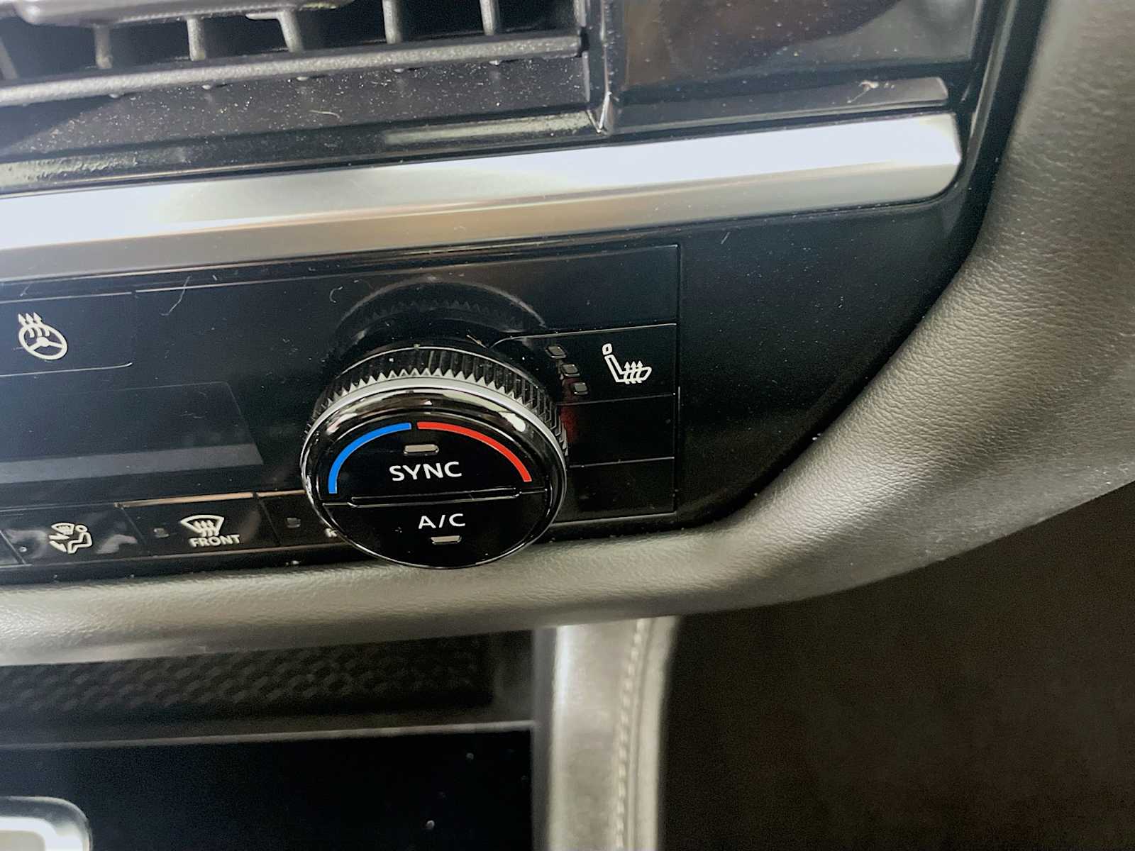 2023 Nissan Pathfinder SL photo 18