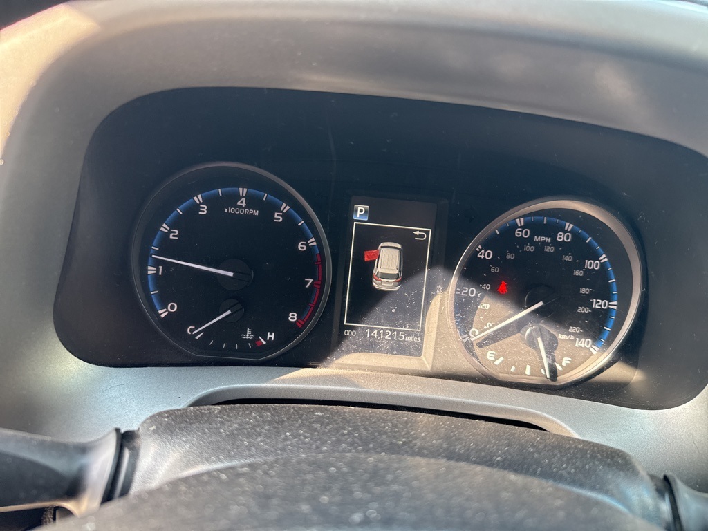 2017 Toyota RAV4 LE photo 18