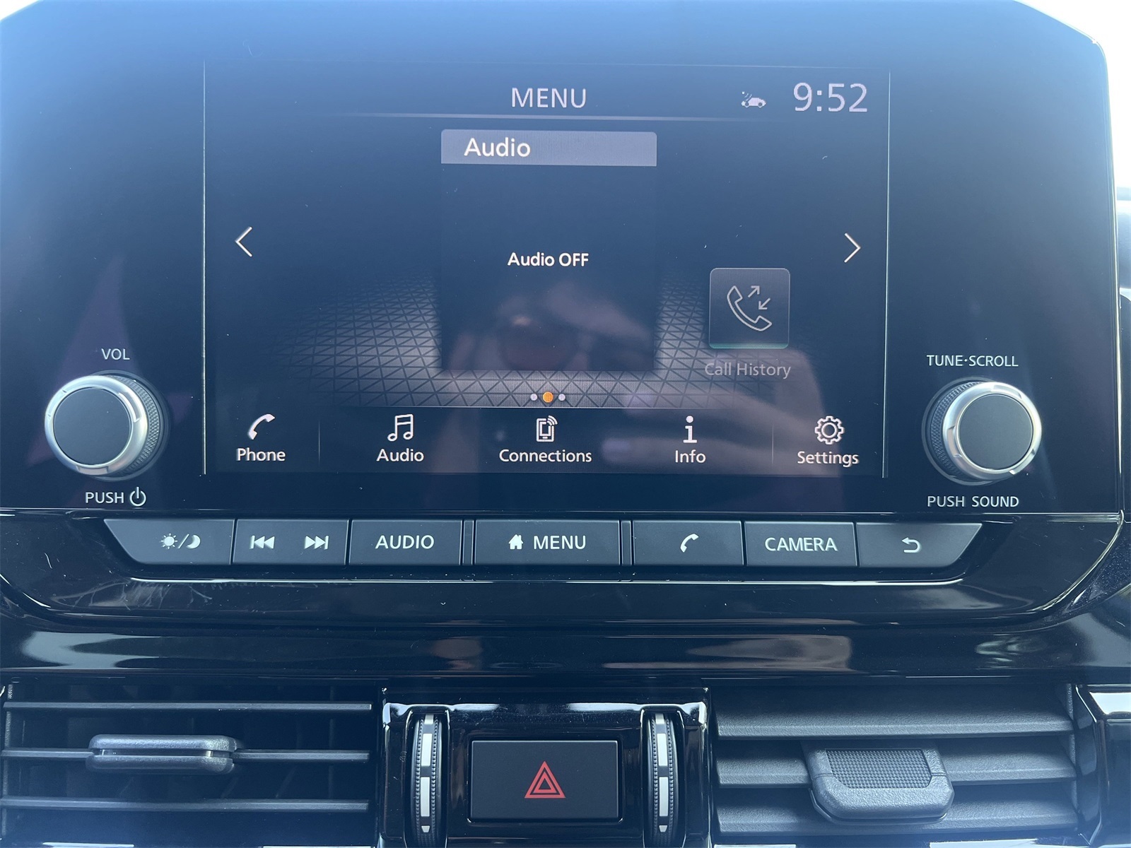 2023 Nissan Pathfinder SV photo 4
