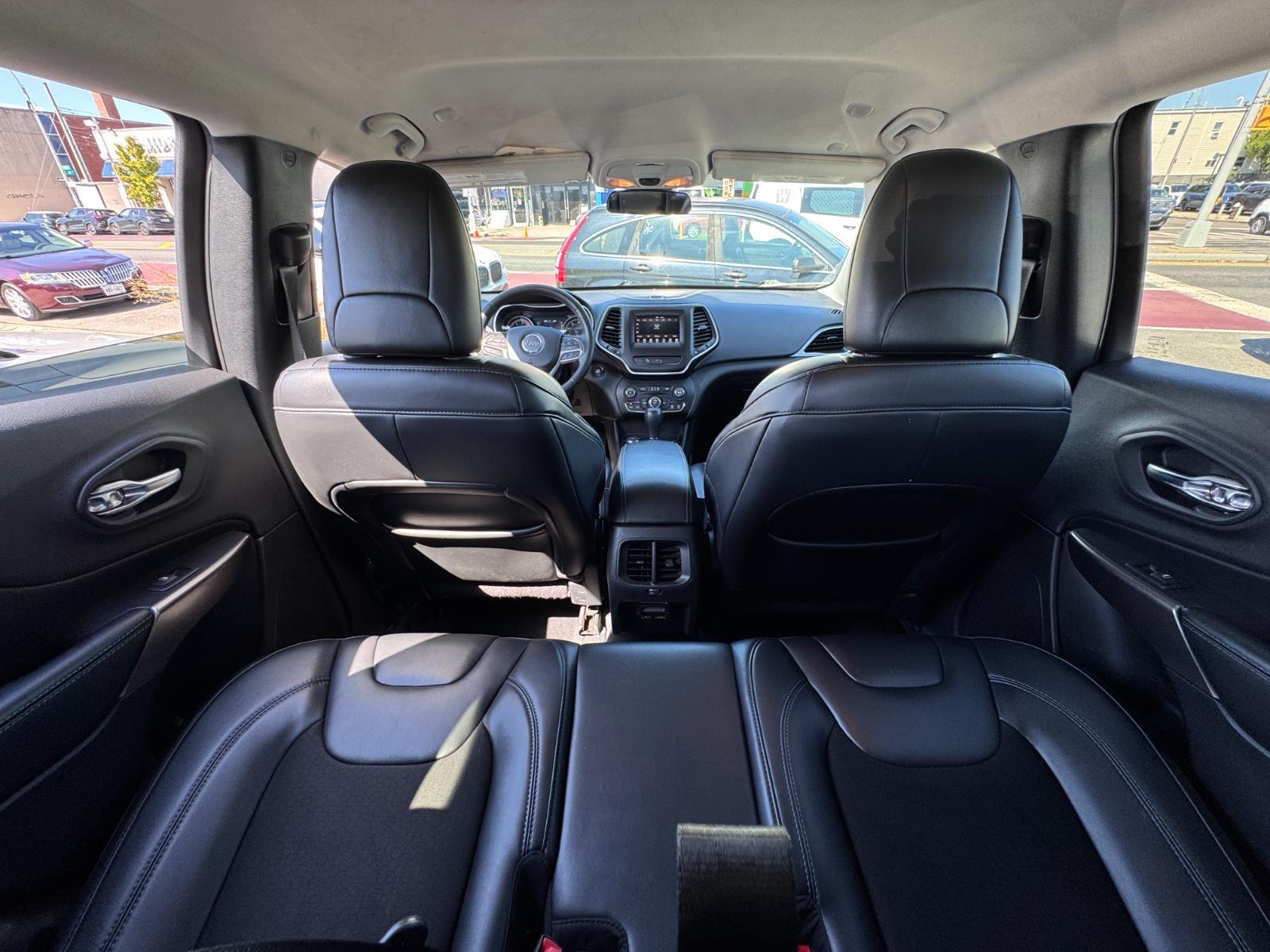 2020 Jeep Cherokee Latitude photo 9