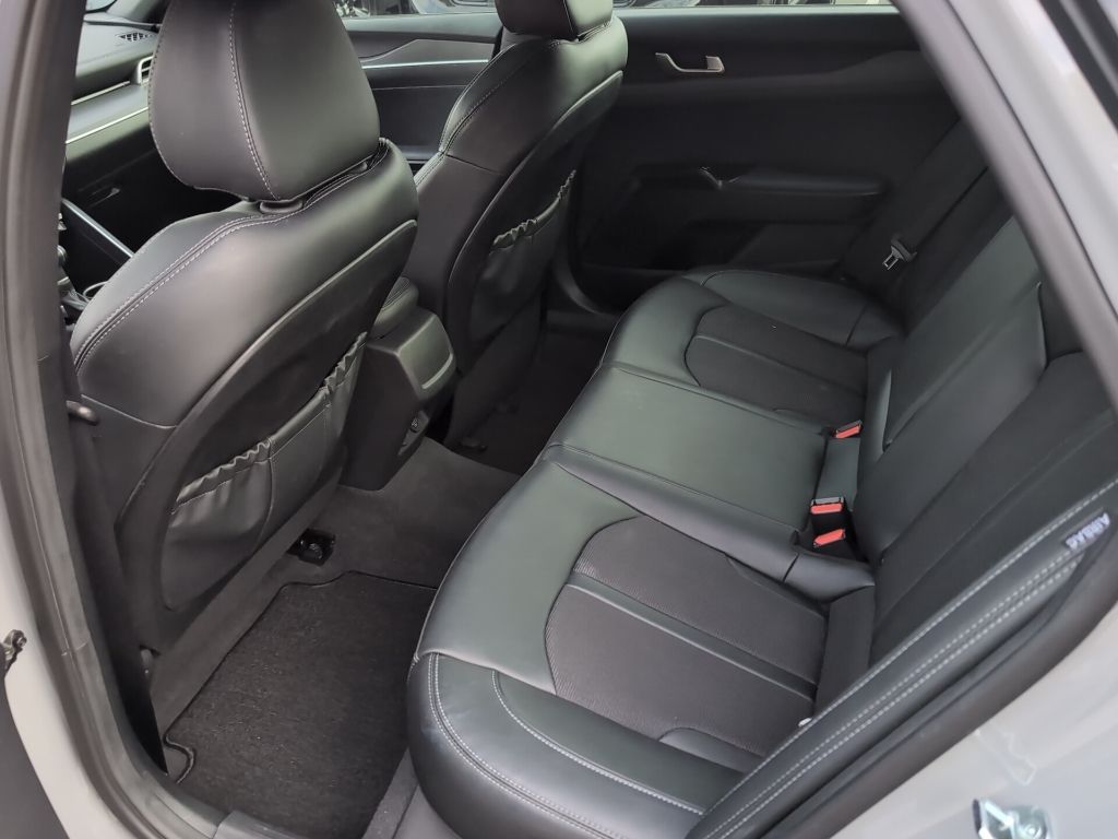 2024 Kia K5 GT-Line photo 12