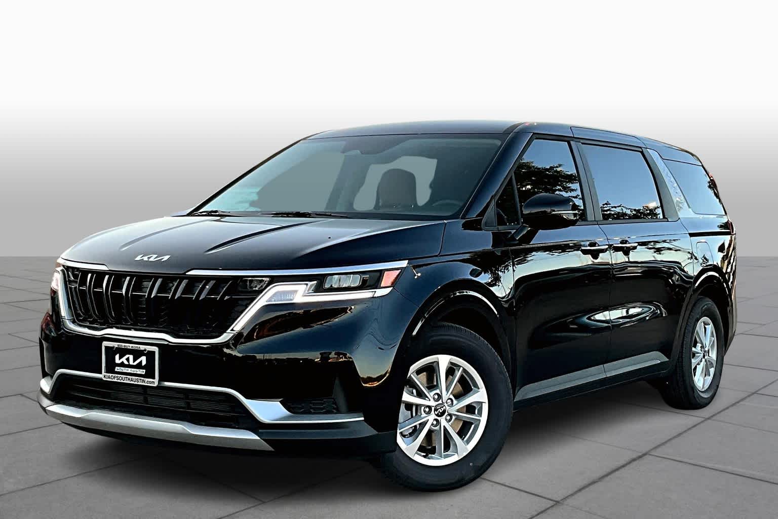 New 2024 Kia Carnival LX Minivan, Passenger in Austin R6441434 Kia