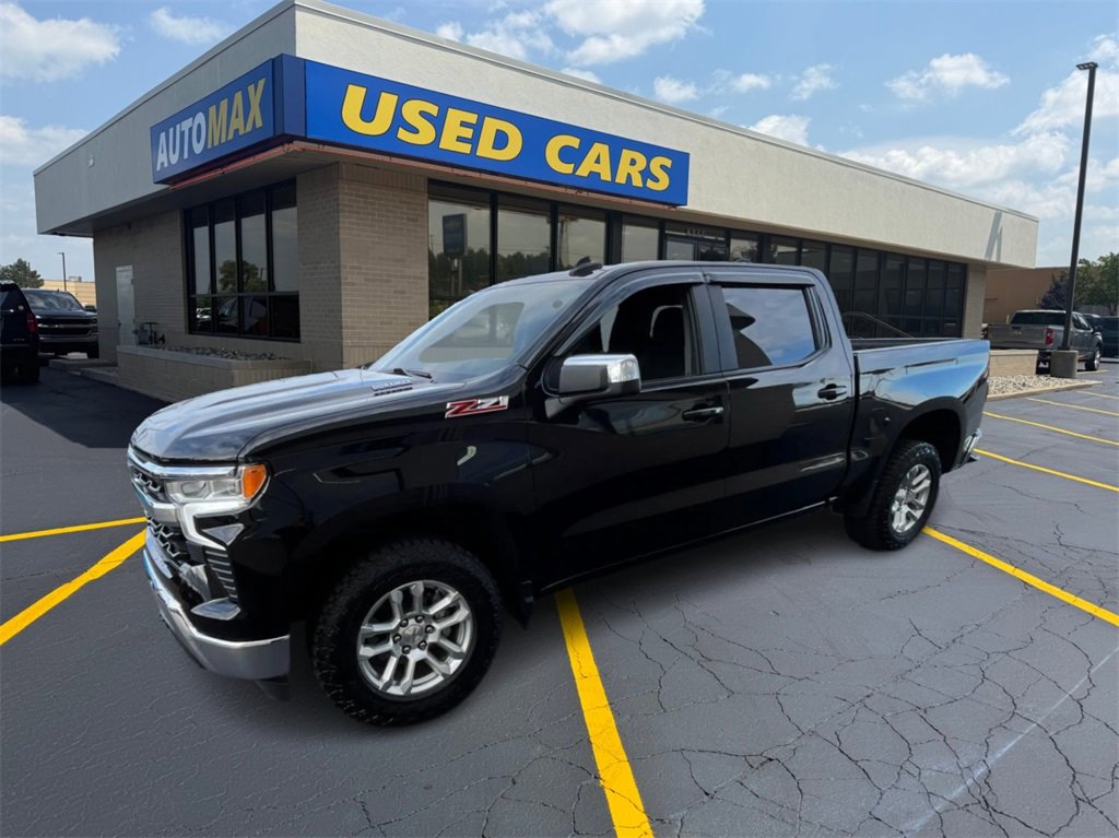 2024 Chevrolet Silverado 1500 LT's photo