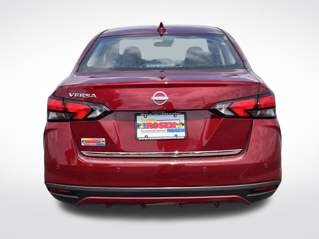 2025 Nissan Versa 1.6 SV photo 4