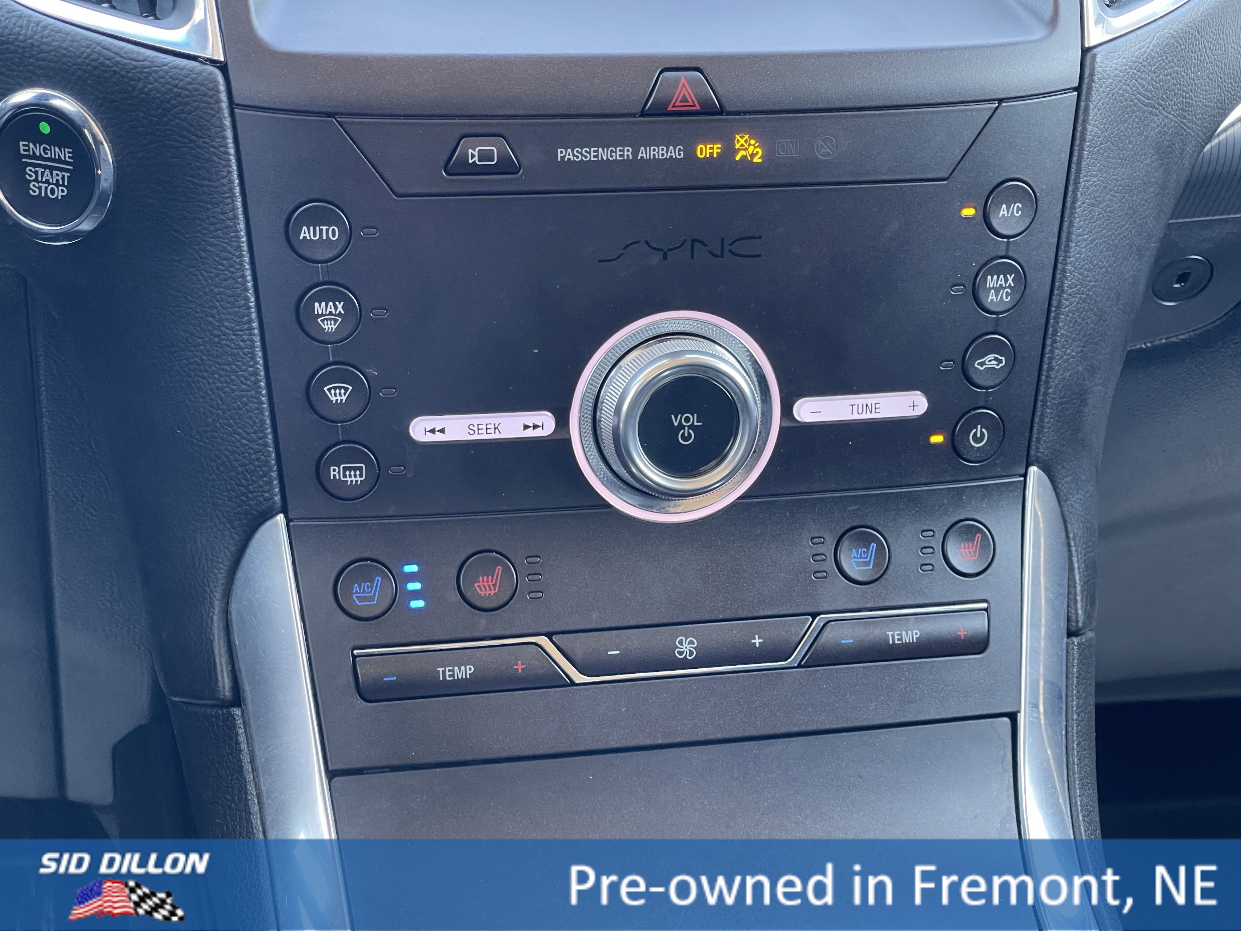 2020 Ford Edge Titanium photo 4