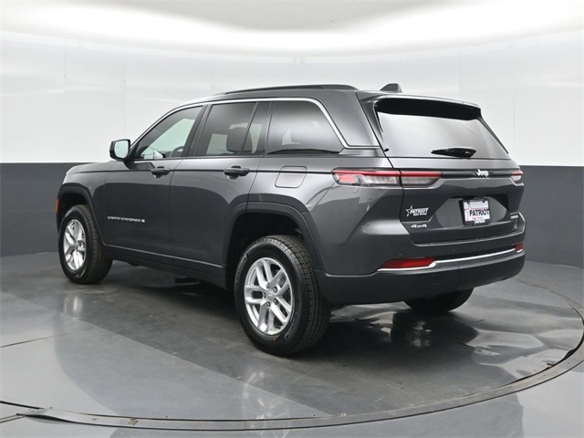 2025 Jeep Grand Cherokee Laredo X photo 4