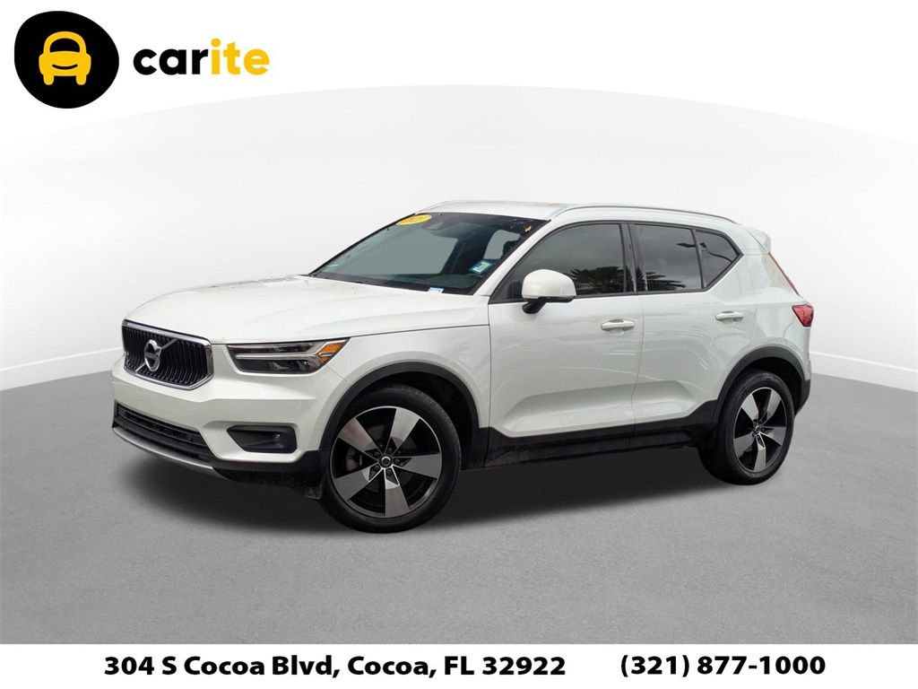 2021 Volvo XC40 Momentum