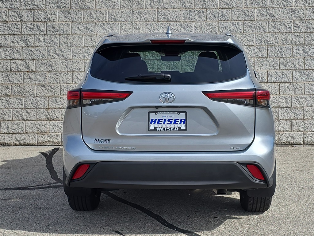 2023 Toyota Highlander XLE photo 11