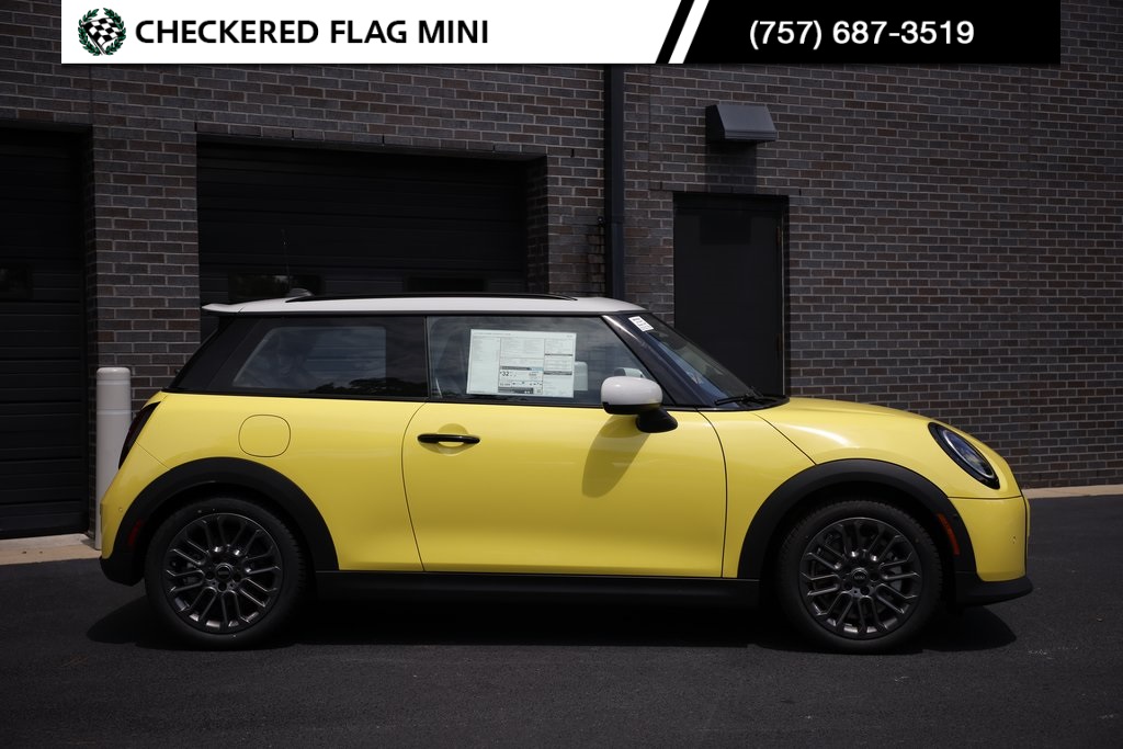 2025 Mini Cooper 2 Door Hardtop Signature photo 4