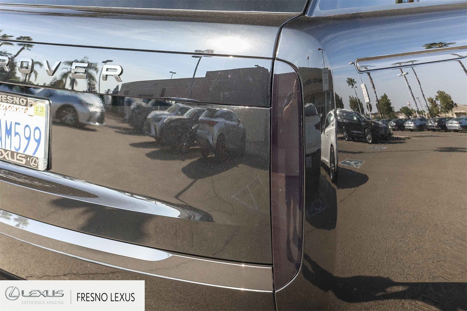 2024 Land Rover Range Rover SE photo 7
