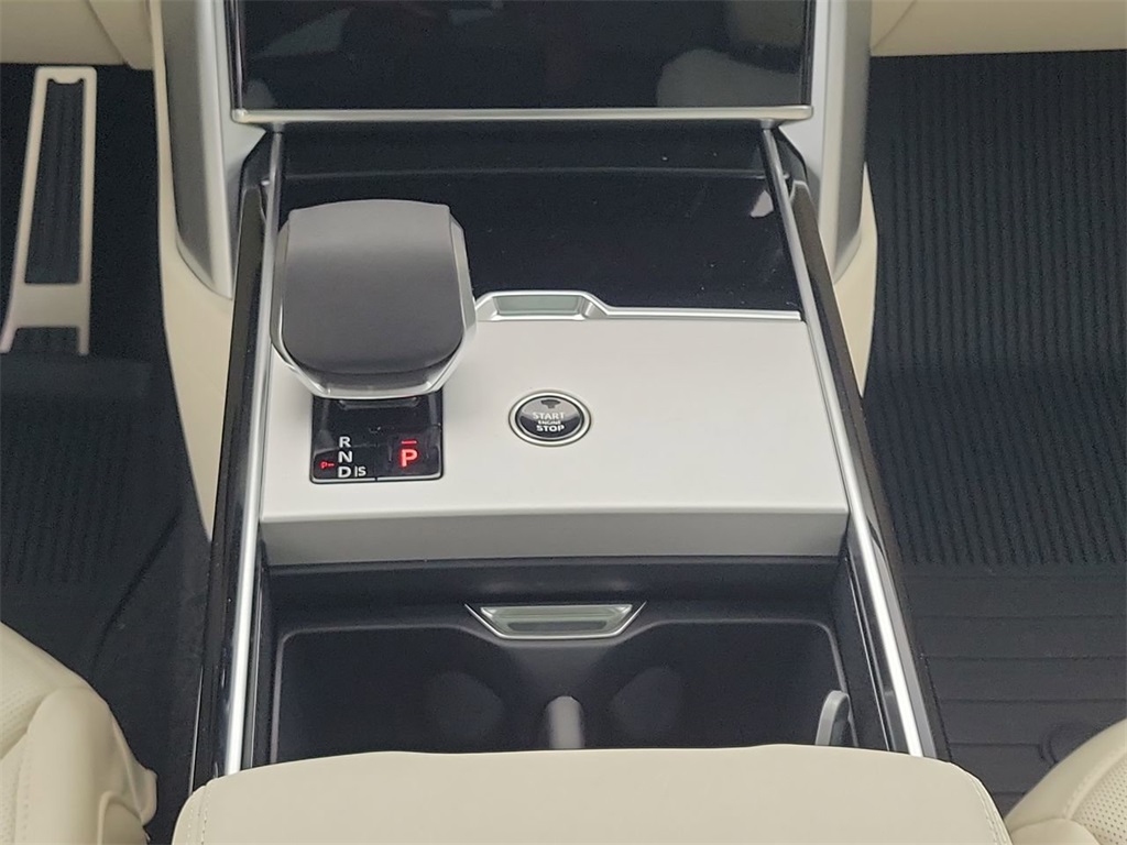 2025 Land Rover Range Rover Autobiography photo 16