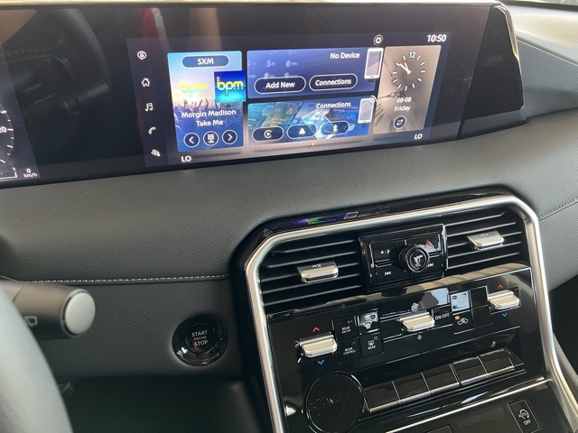 2025 Nissan Armada SV photo 5