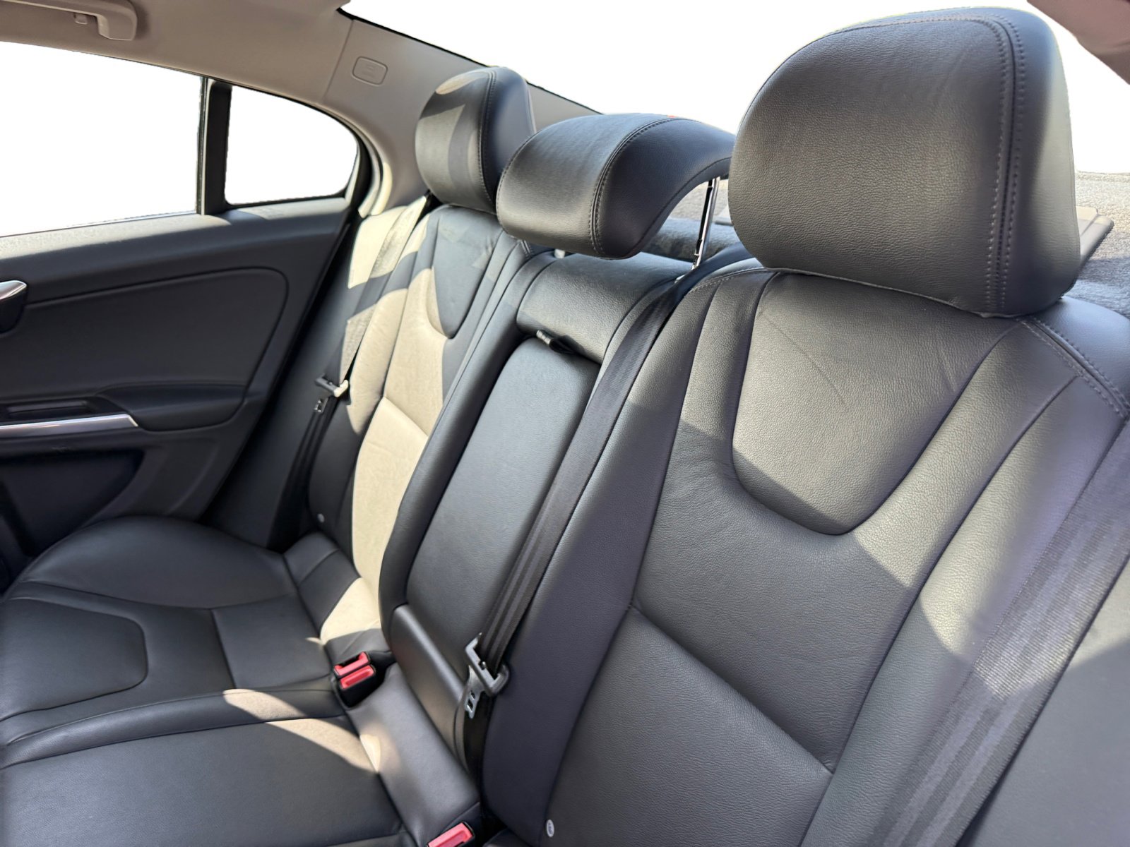 2015 Volvo S60 T5 Premier photo 16